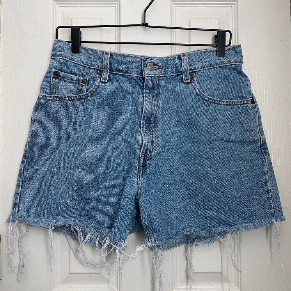 Vintage Levi's High-Rise Denim Shorts - Size 10